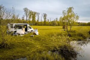 Flitter Camper – Honeymoon im Reisemobil