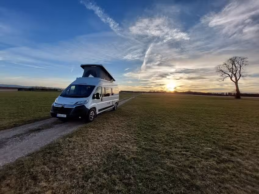 Freizeitmobil-Holzkirchen Wohnmobilverleih