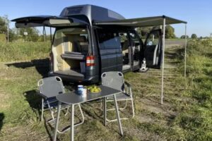 Hotel California Camper