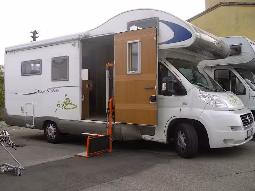 Rolli-Freizeit / Rollstuhlgerechte Wohnmobile f&uuml;r Menschen mit Behinderung