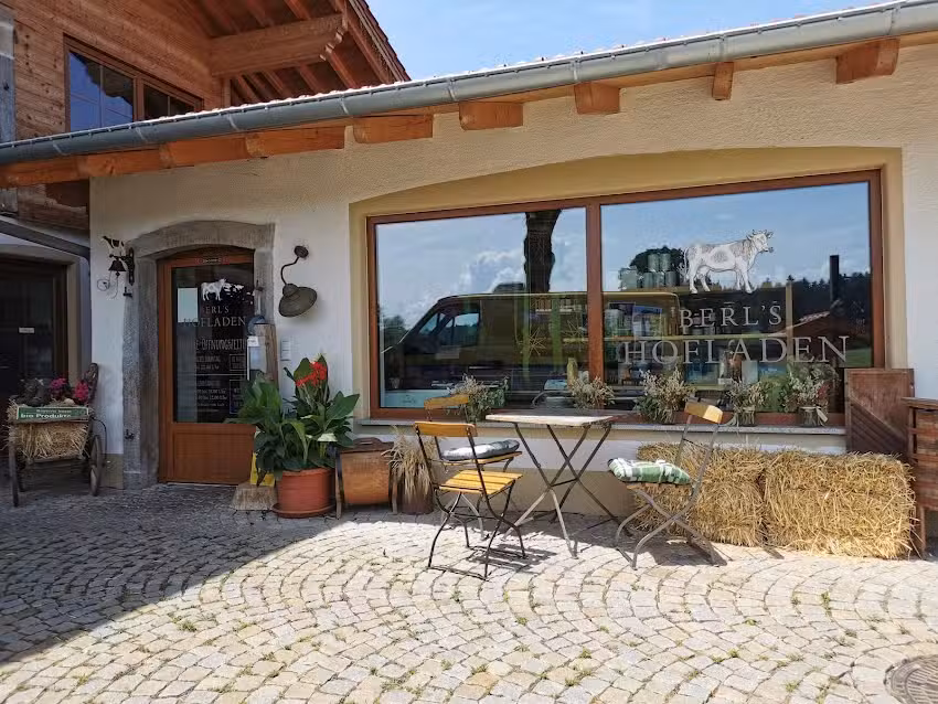 Wohnmobilstellplatz Ascha &ndash; AlpacaCamping