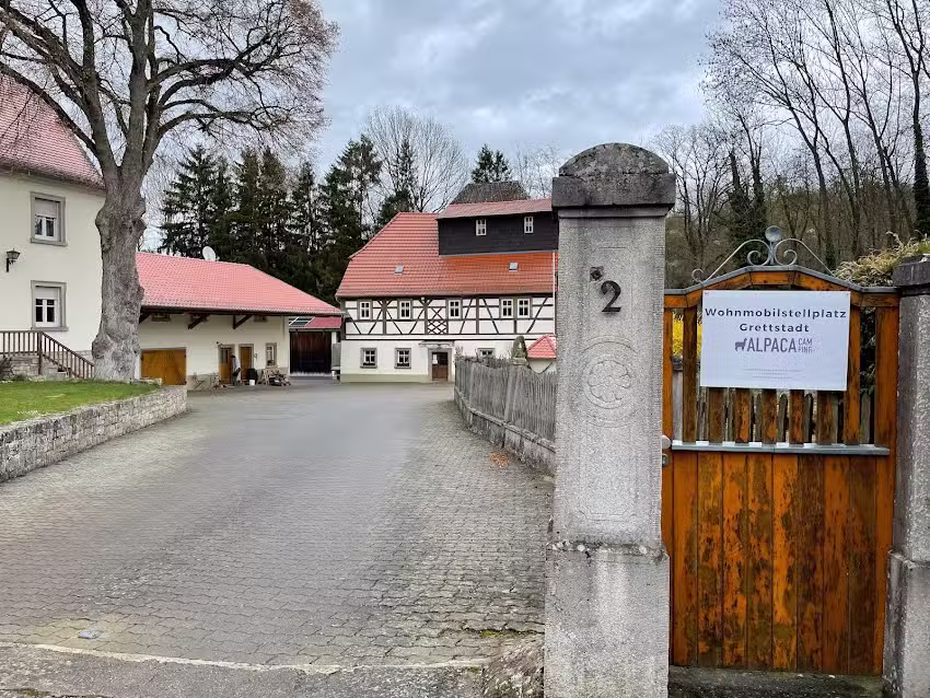 Wohnmobilstellplatz Grettstadt &ndash; AlpacaCamping
